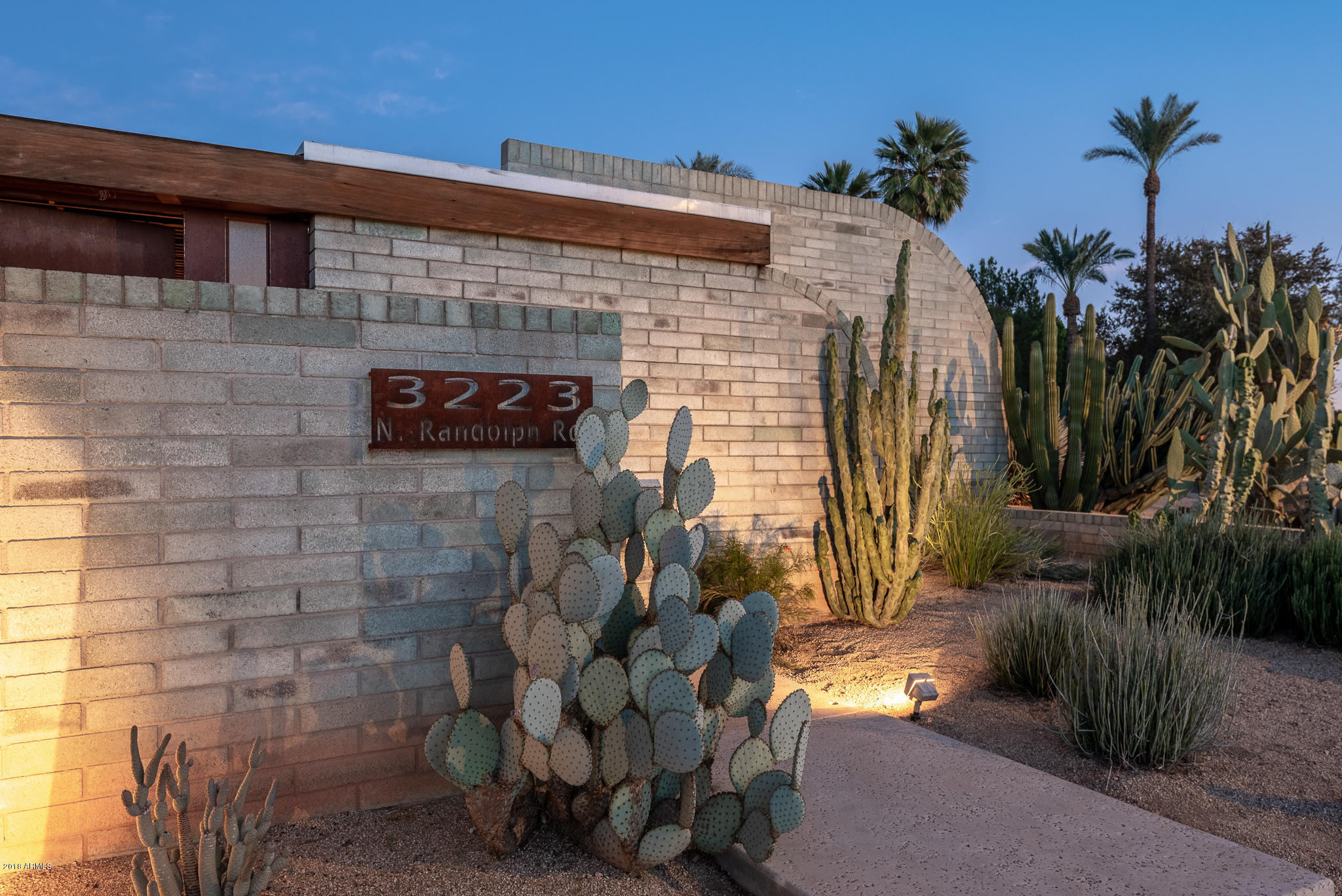 1348 East Cheery Lynn Road Phoenix, AZ 85014 - Photo 4 of 69 4
