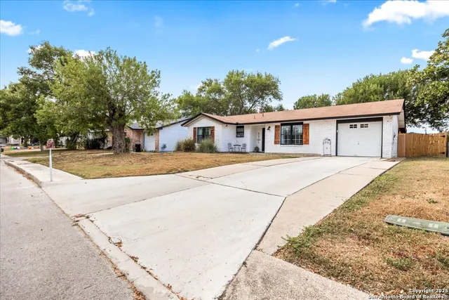 front view of house with a yard