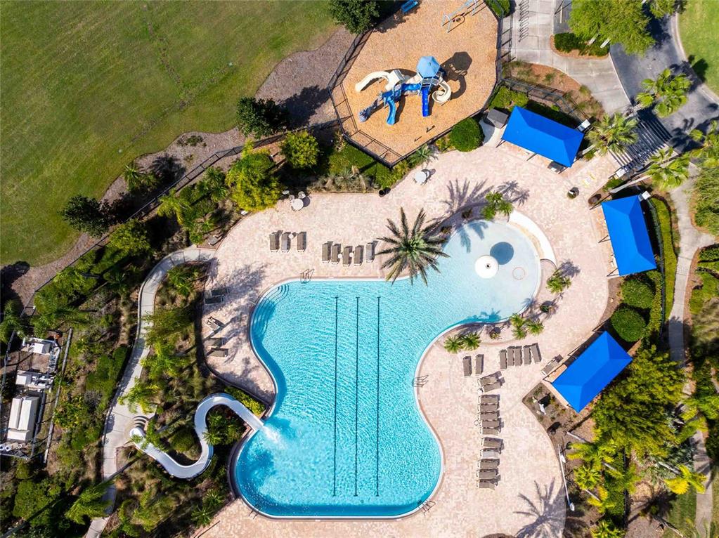 2814 Maple Brook Loop Lutz, FL 33558 - Photo 32 of 38 an aerial view of a house having outdoor space