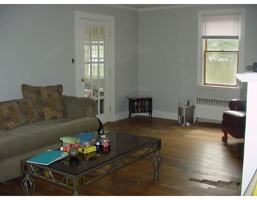 27 Leicester Road Marblehead, MA 01945 - Photo 5 of 11