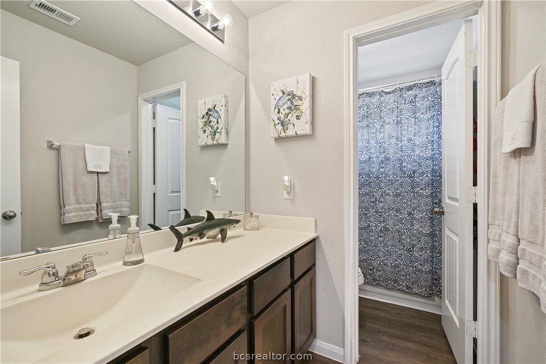5741 Cerrillos Drive Bryan, TX 77807 - Photo 19 of 25 Bathroom 2