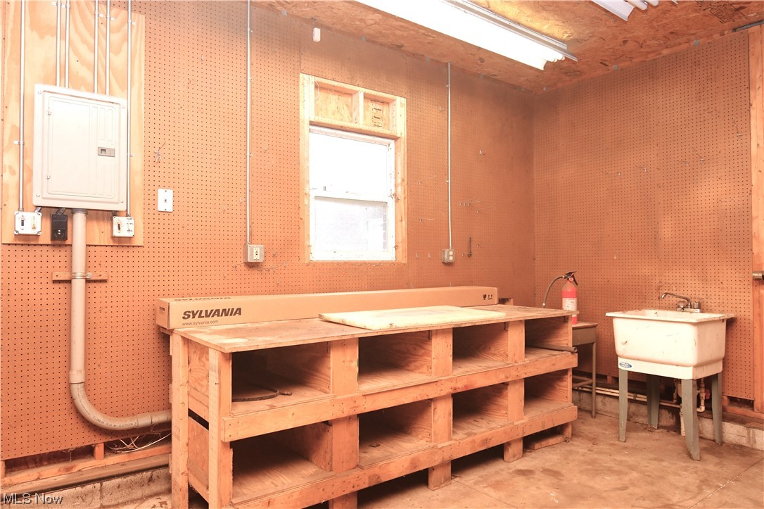 860 Meridian Street Akron, OH 44310 - Photo 20 of 23 Gallery Image 20
