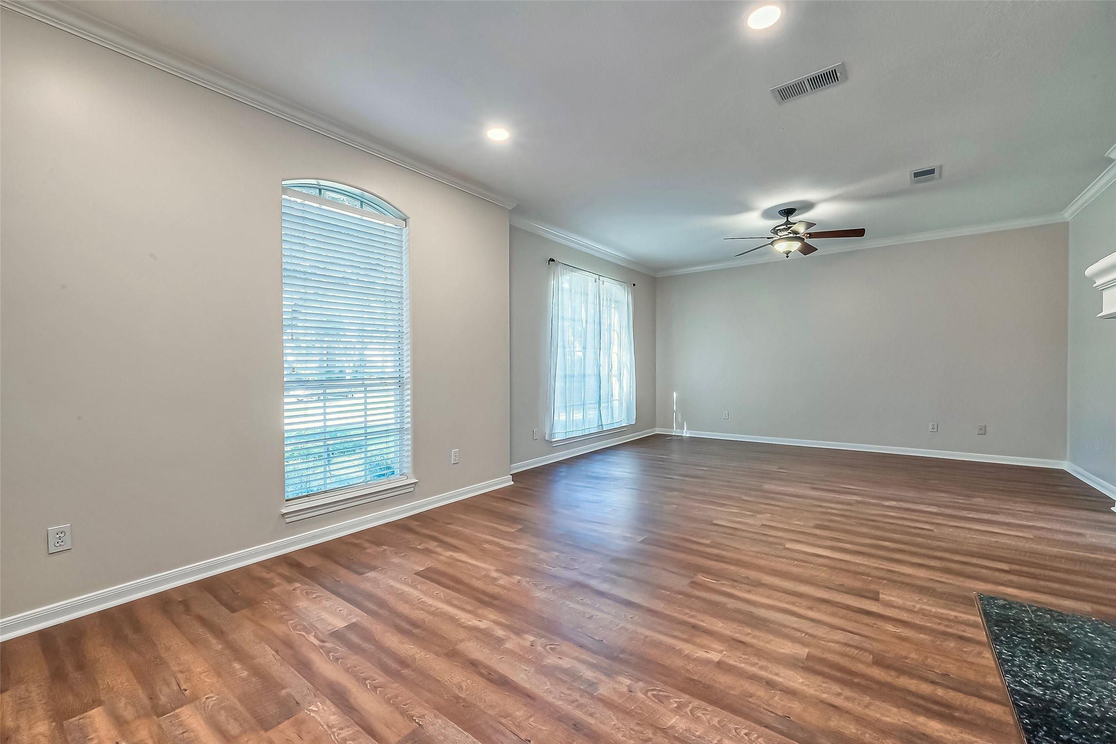 19 Calleston Court Sugar Land, TX 77479 - Photo 18 of 36 Another angle of the primary bedroom, found on the first floor