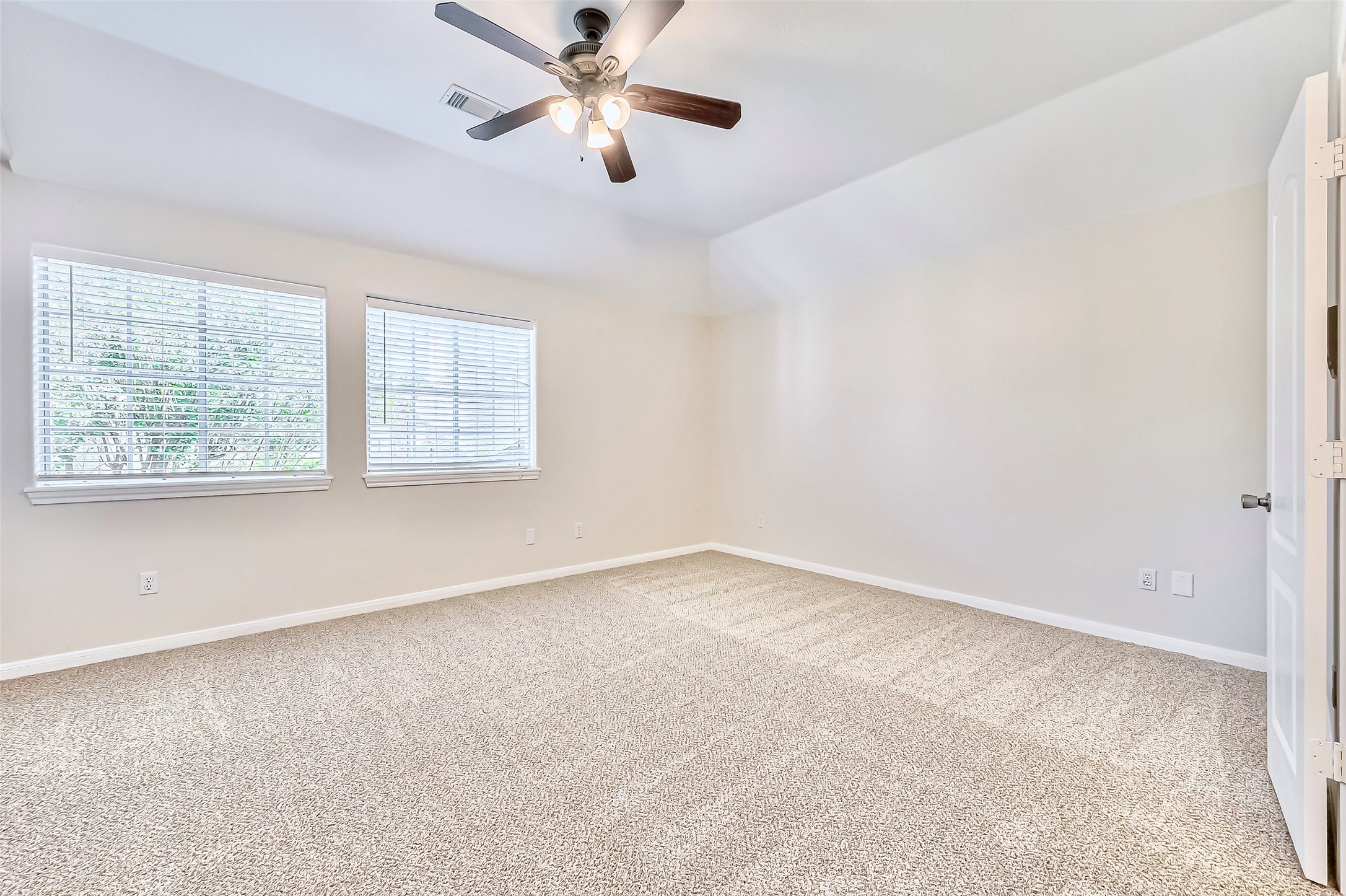 19 Calleston Court Sugar Land, TX 77479 - Photo 28 of 36 Fourth bedroom