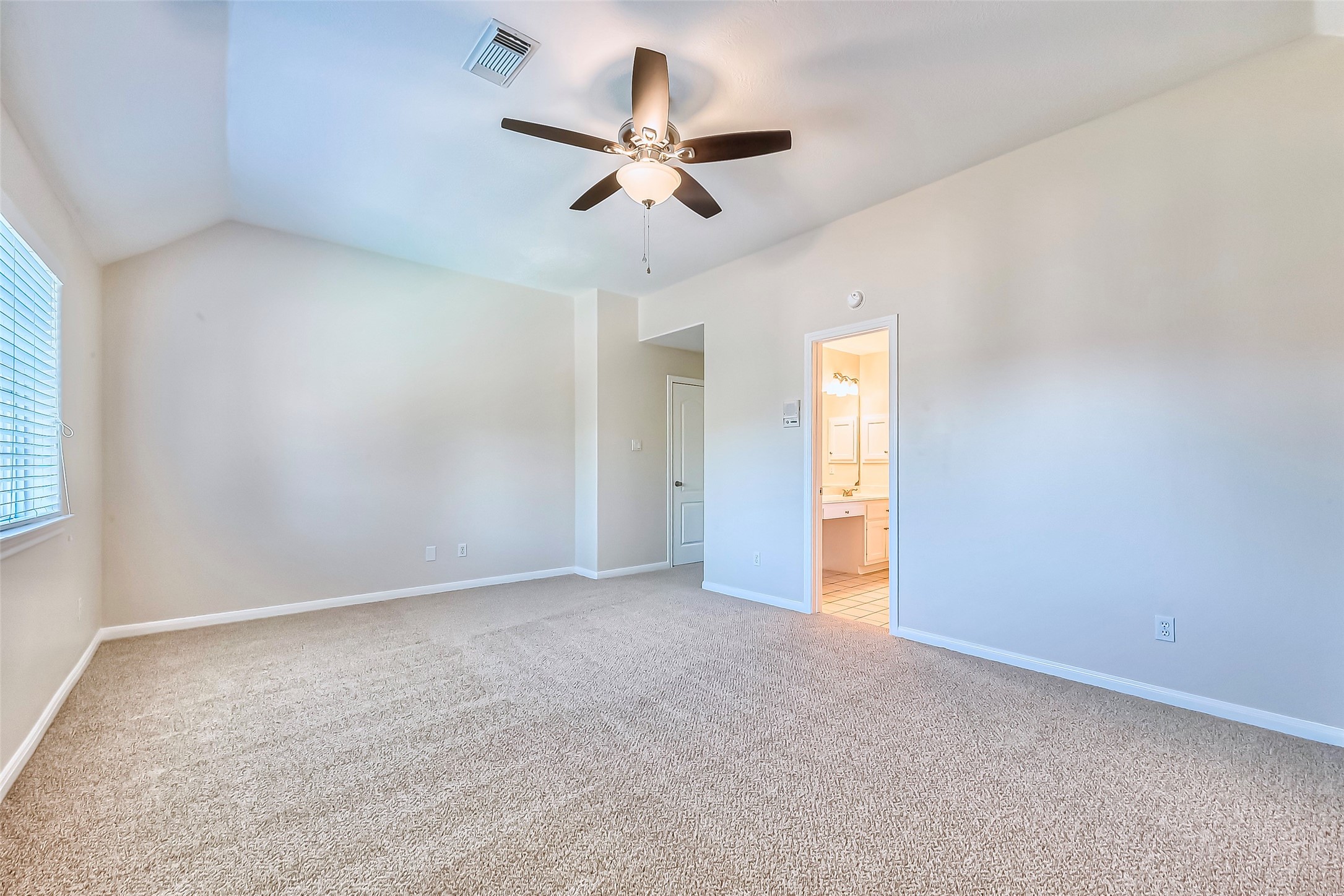 19 Calleston Court Sugar Land, TX 77479 - Photo 30 of 36 Fourth bedroom different angle