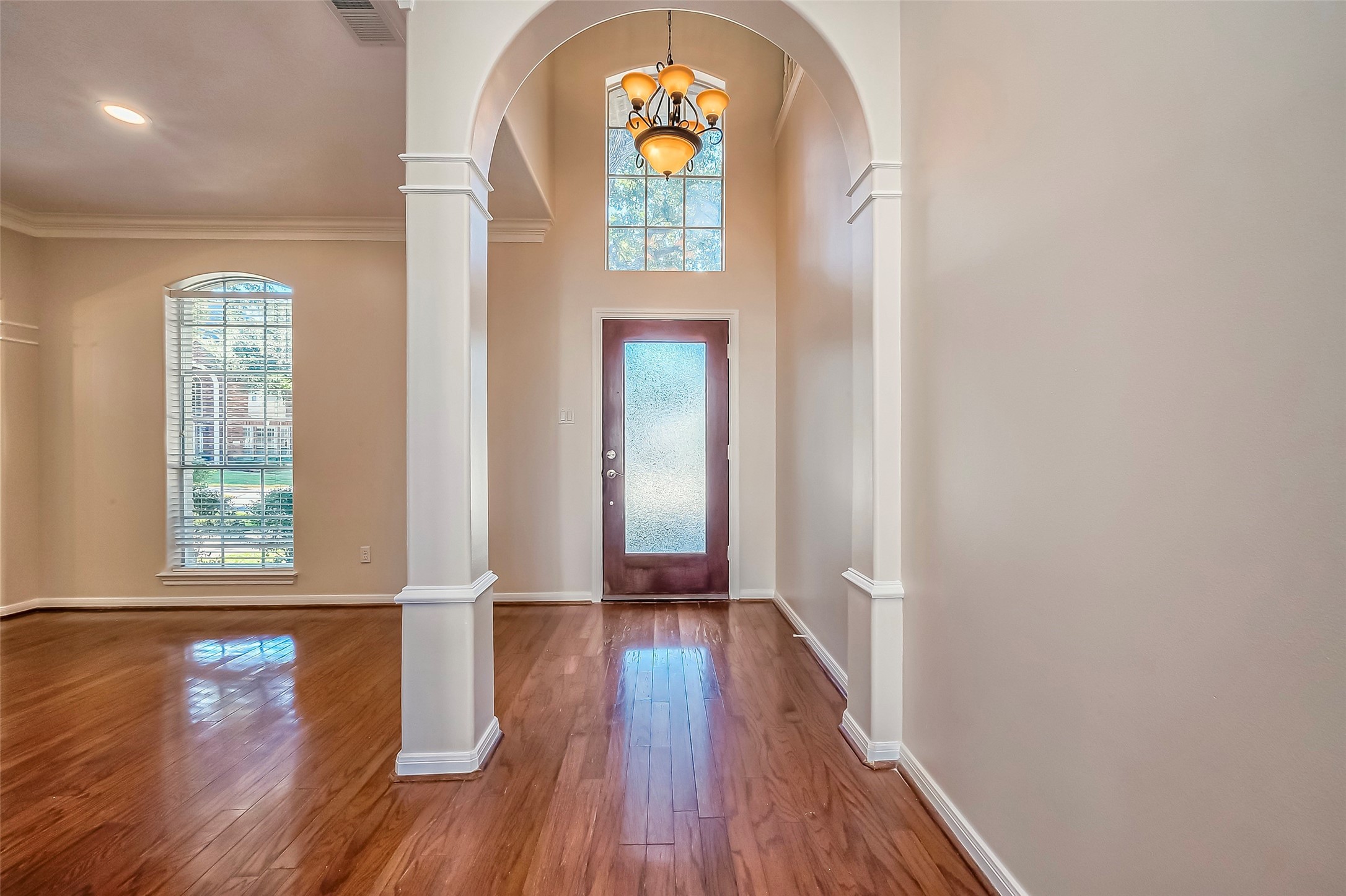 19 Calleston Court Sugar Land, TX 77479 - Photo 35 of 36 Formal entry/foyer