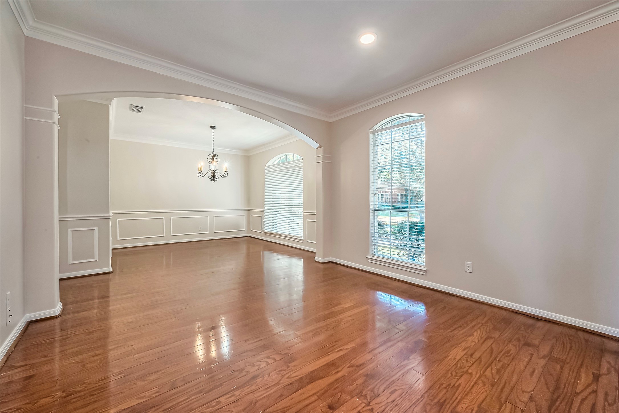 19 Calleston Court Sugar Land, TX 77479 - Photo 6 of 36 Formal Dining Room