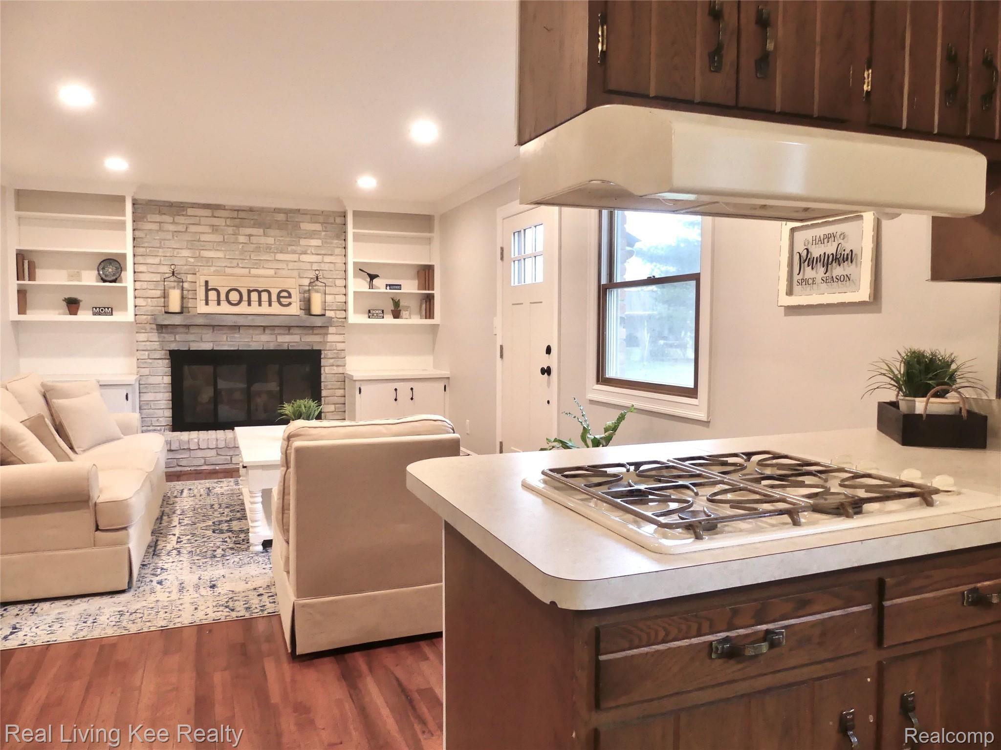 137 Aintree Road Rochester, MI 48306 - Photo 6 of 48 Open concept kitchen and family room