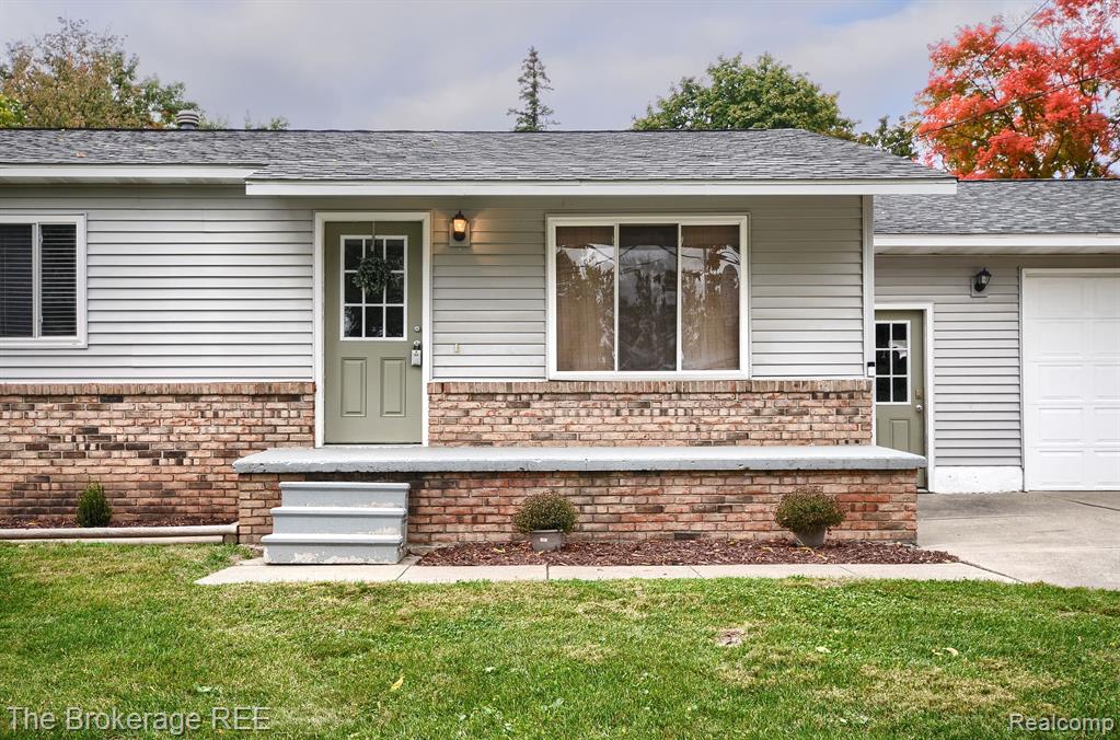 6545 Bennett Lake Road Fenton, MI 48430 - Photo 2 of 41