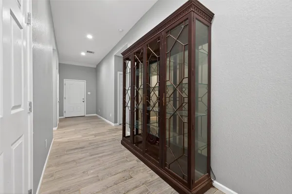 $2,300 | 25106 Morgan Cemetery Road, Cleveland, TX 77328