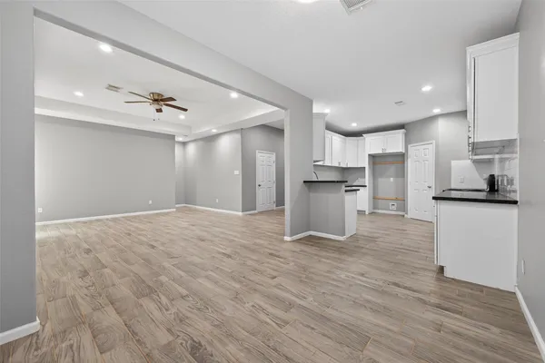 $2,300 | 25106 Morgan Cemetery Road, Cleveland, TX 77328