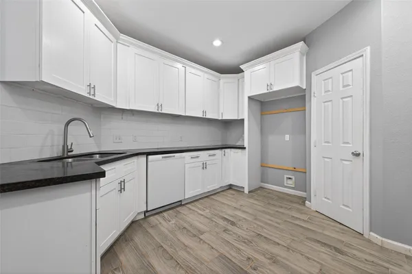 $2,300 | 25106 Morgan Cemetery Road, Cleveland, TX 77328