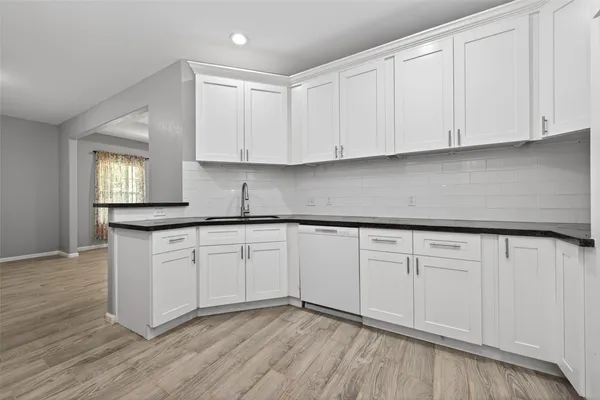 $2,300 | 25106 Morgan Cemetery Road, Cleveland, TX 77328