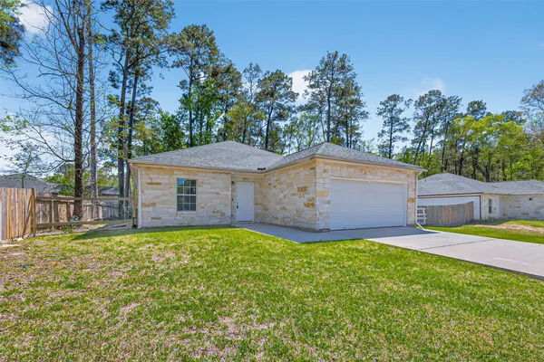 $2,300 | 25106 Morgan Cemetery Road, Cleveland, TX 77328