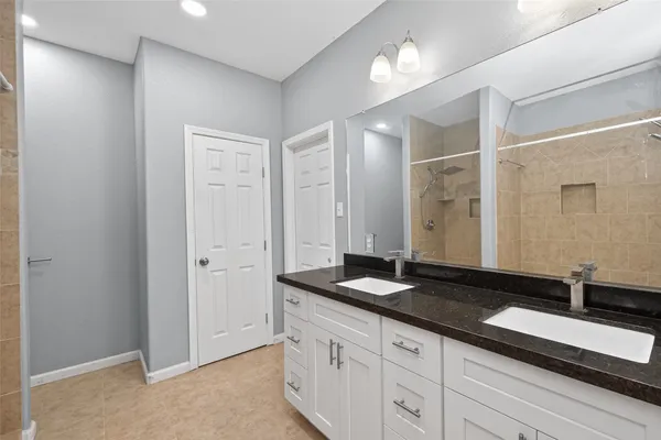 $2,300 | 25106 Morgan Cemetery Road, Cleveland, TX 77328