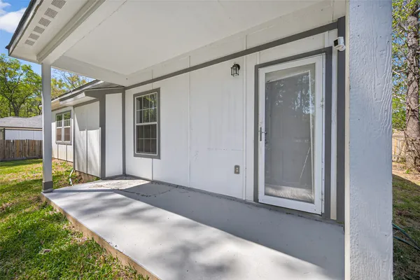 $2,300 | 25106 Morgan Cemetery Road, Cleveland, TX 77328