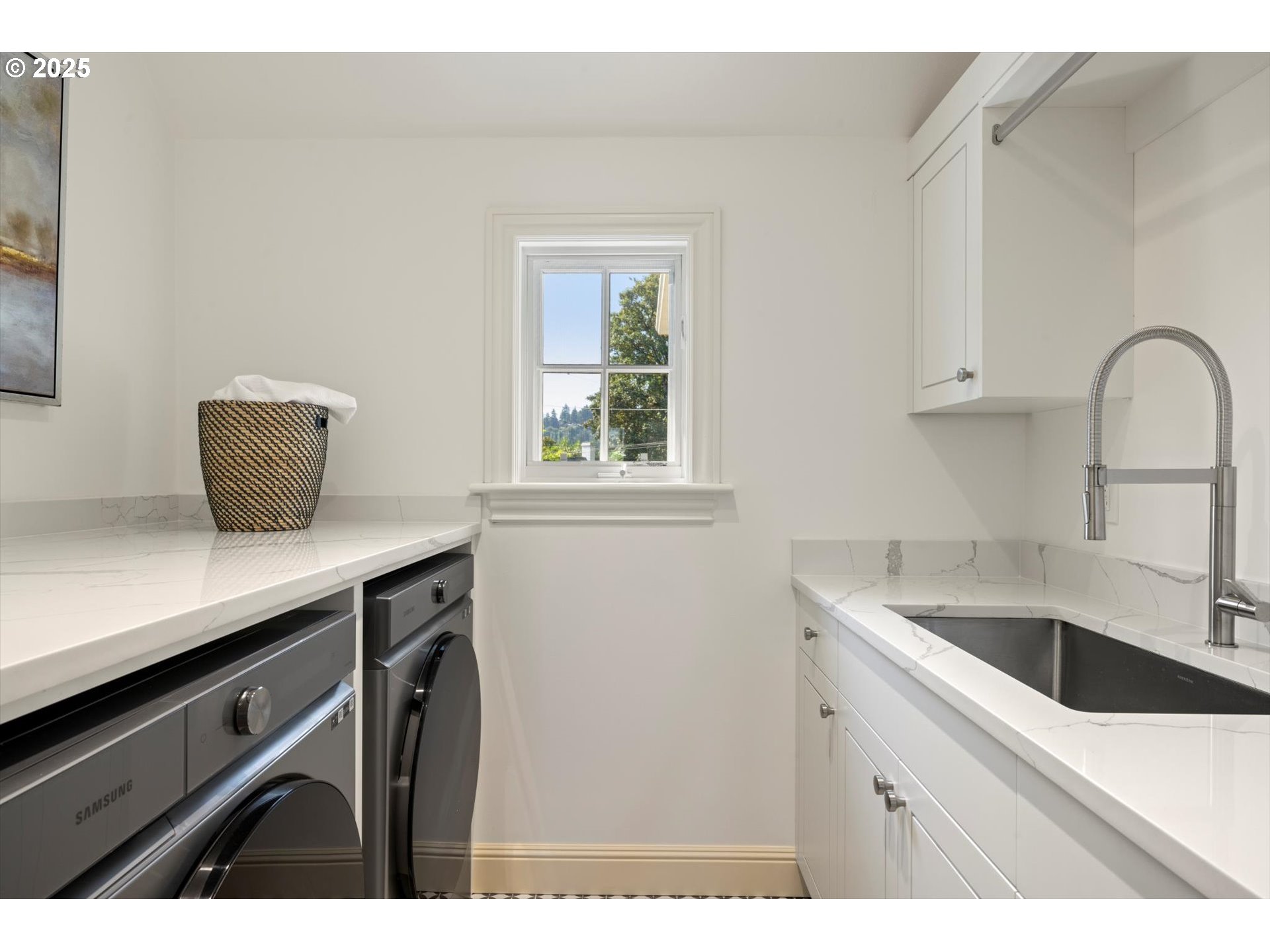 1948 Southwest Terrace Drive Portland, OR 97201 - Photo 21 of 48 a kitchen with a sink and cabinets