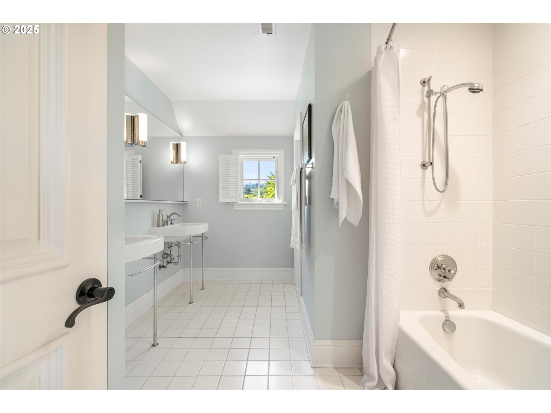 1948 Southwest Terrace Drive Portland, OR 97201 - Photo 27 of 48 a bathroom with a bathtub and a shower