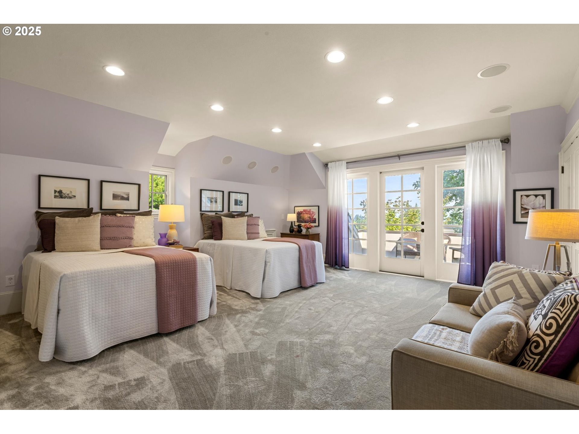 1948 Southwest Terrace Drive Portland, OR 97201 - Photo 32 of 48 a living room with furniture and a couch