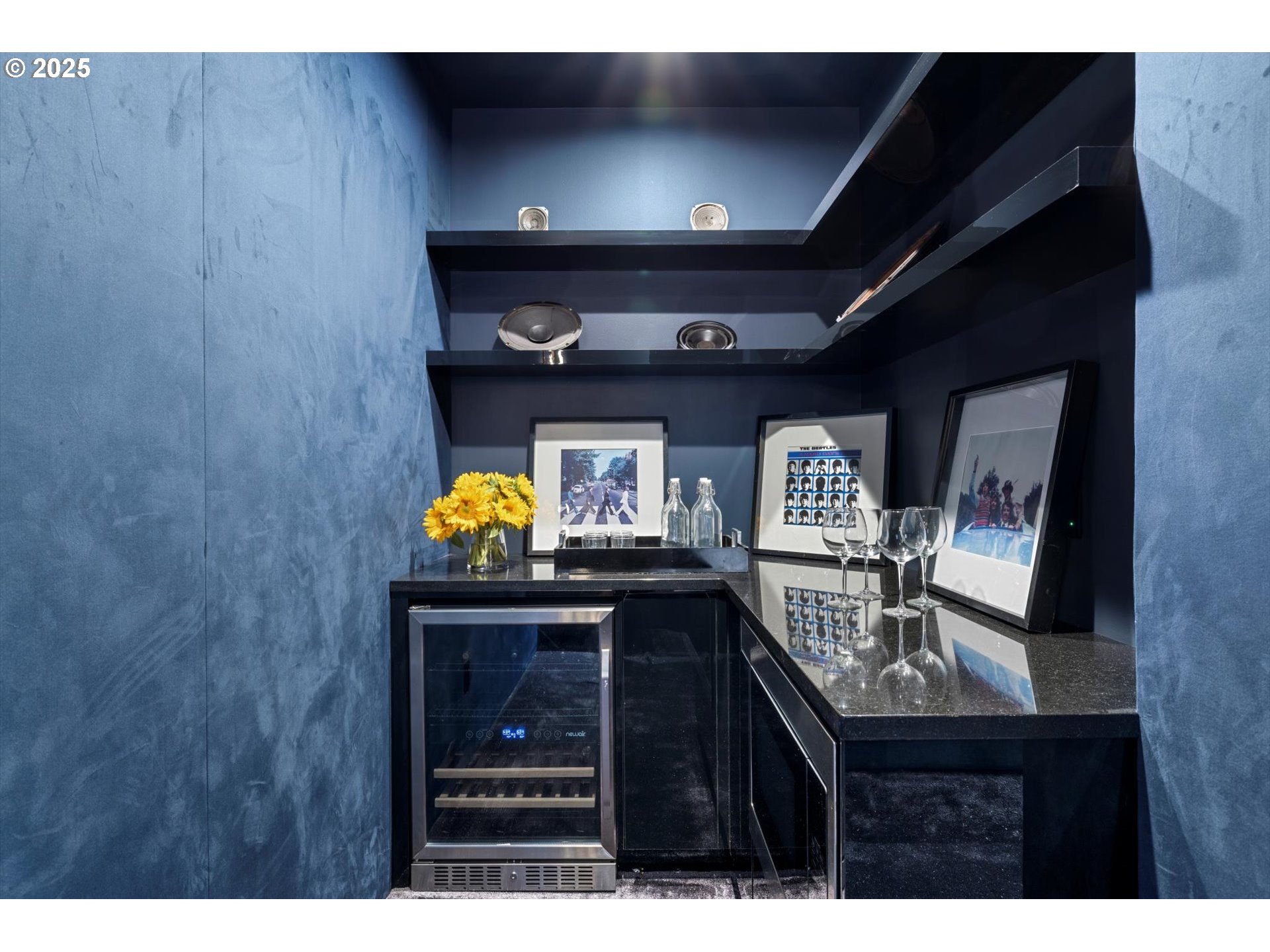 1948 Southwest Terrace Drive Portland, OR 97201 - Photo 36 of 48 a living room with furniture and chandelier