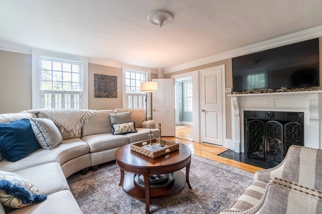 7 Fort Hill Street Hingham, MA 02043 - Photo 13 of 21