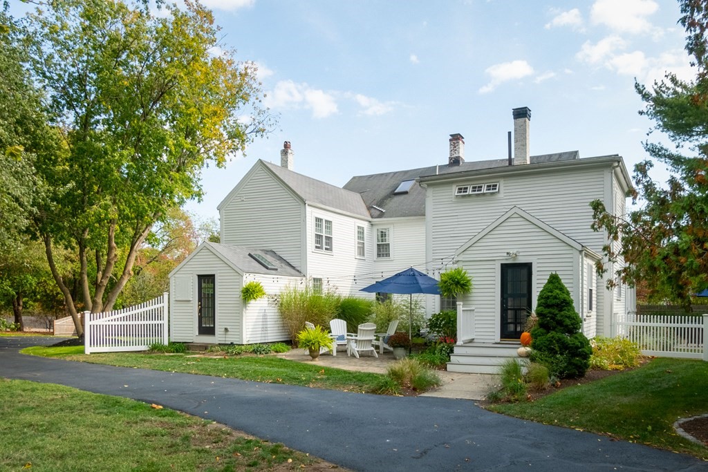 7 Fort Hill Street Hingham, MA 02043 - Photo 2 of 21