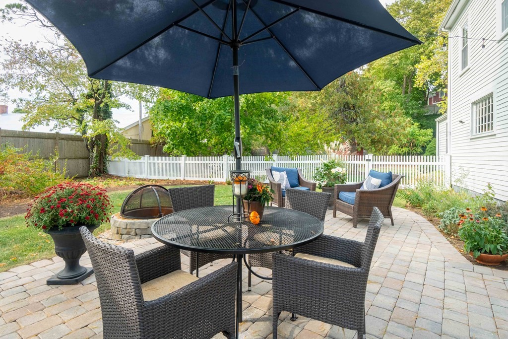 7 Fort Hill Street Hingham, MA 02043 - Photo 3 of 21