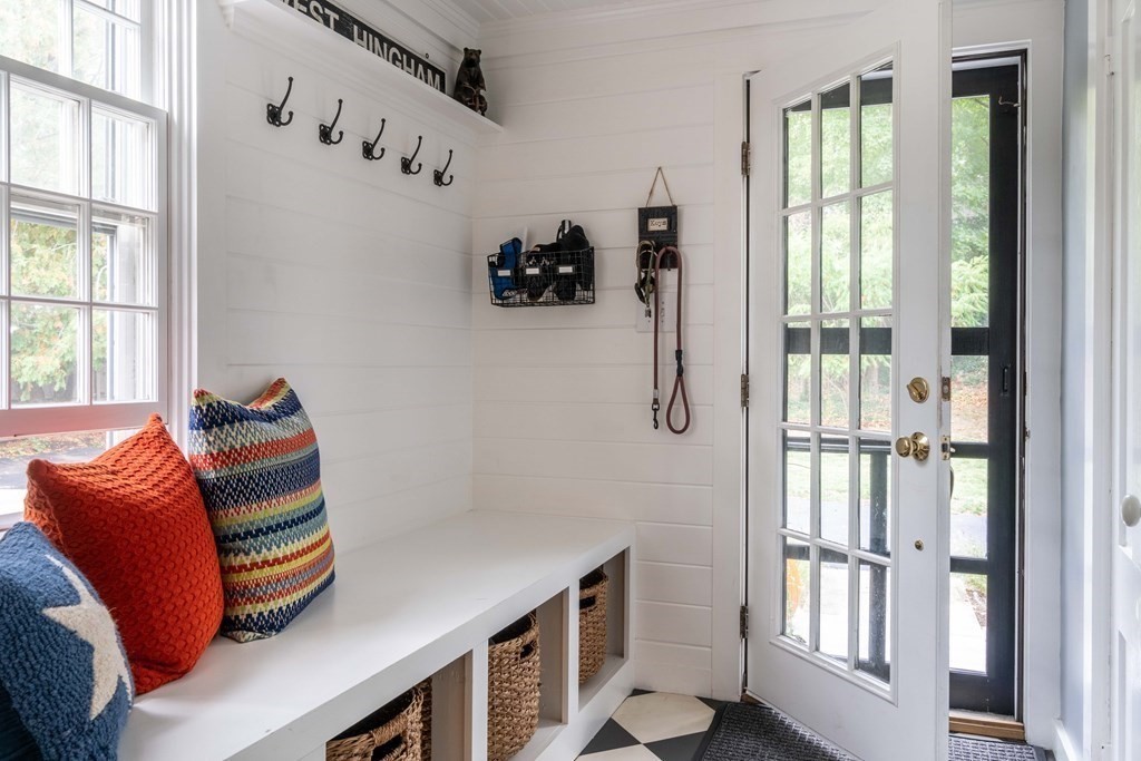 7 Fort Hill Street Hingham, MA 02043 - Photo 4 of 21