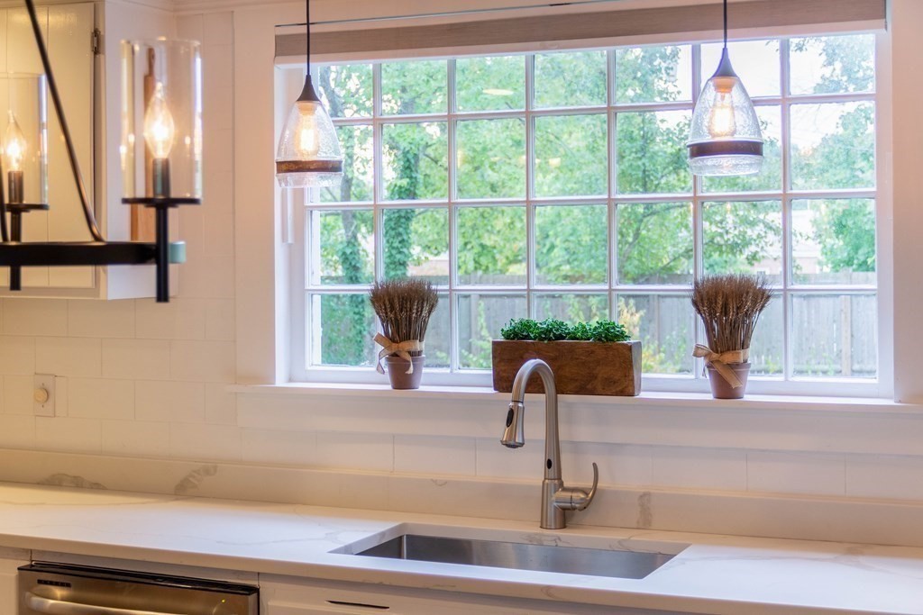 7 Fort Hill Street Hingham, MA 02043 - Photo 6 of 21