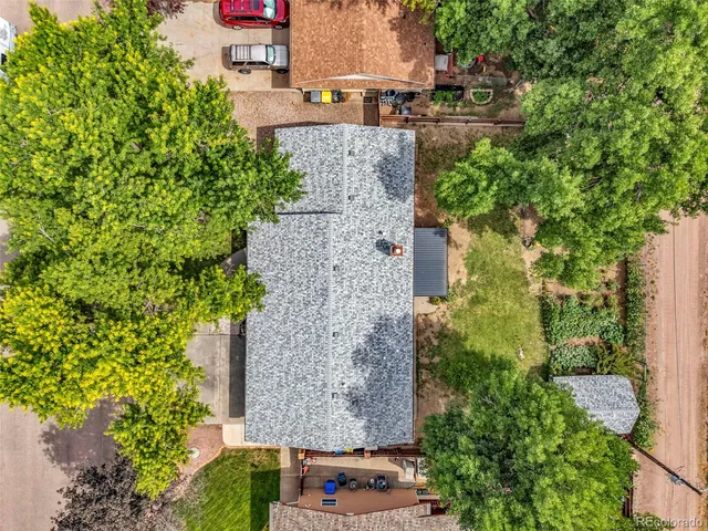 an aerial view of multiple house