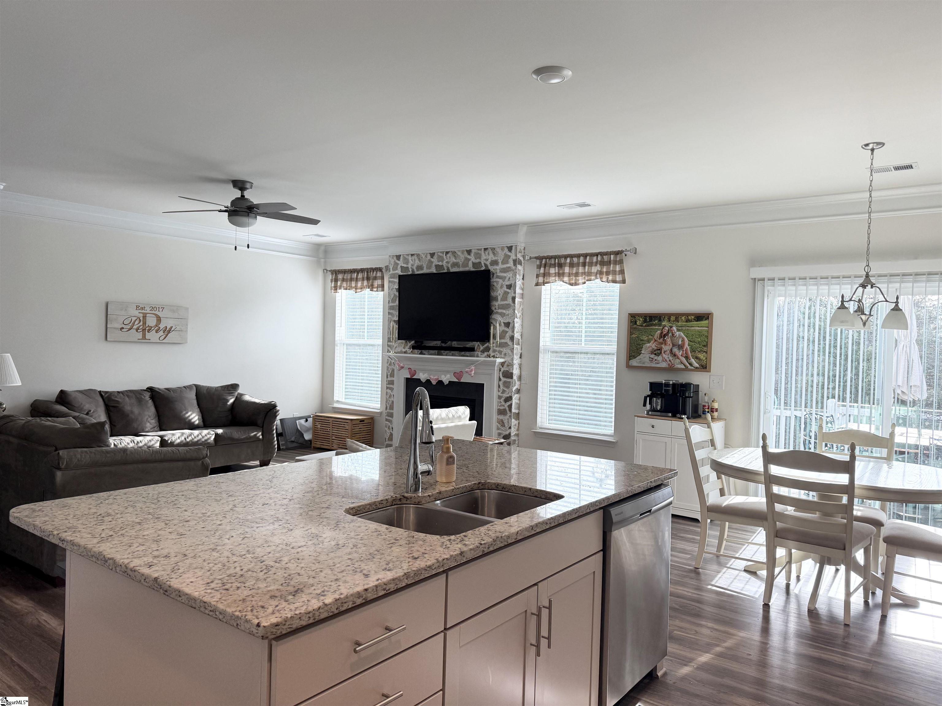 504 Slate Court Easley, SC 29642 - Photo 6 of 41 Gallery Image 6