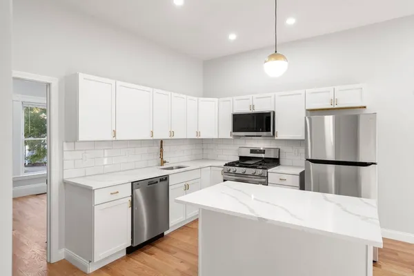 $7,800 | 531 East 5th Street, Unit 1, Boston, MA 02127