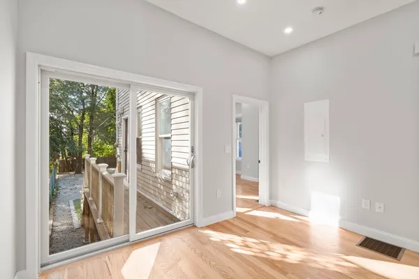 $8,200 | 531 East 5th Street, Unit 1, Boston, MA 02127