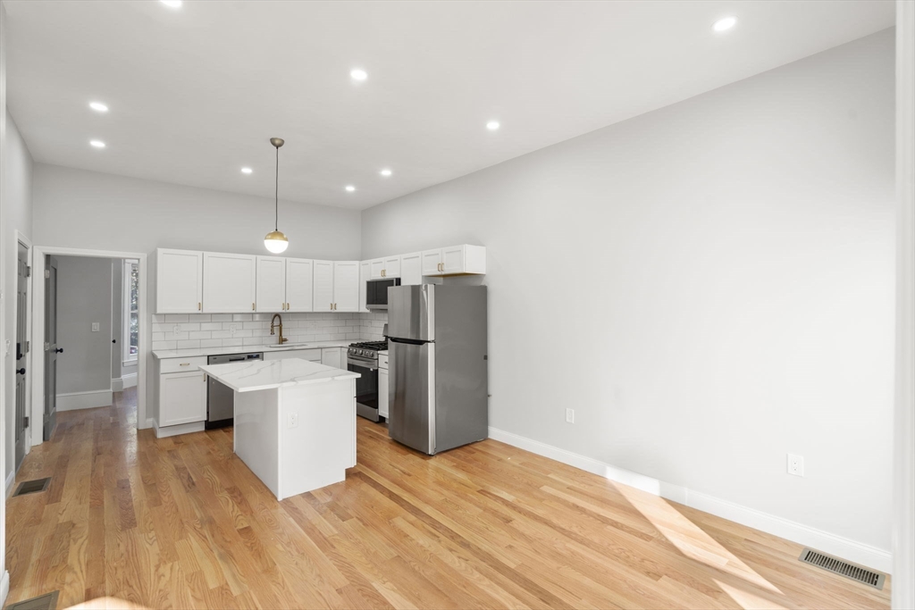 531 East 5th Street, Unit 1 Boston, MA 02127 - Photo 6 of 19
