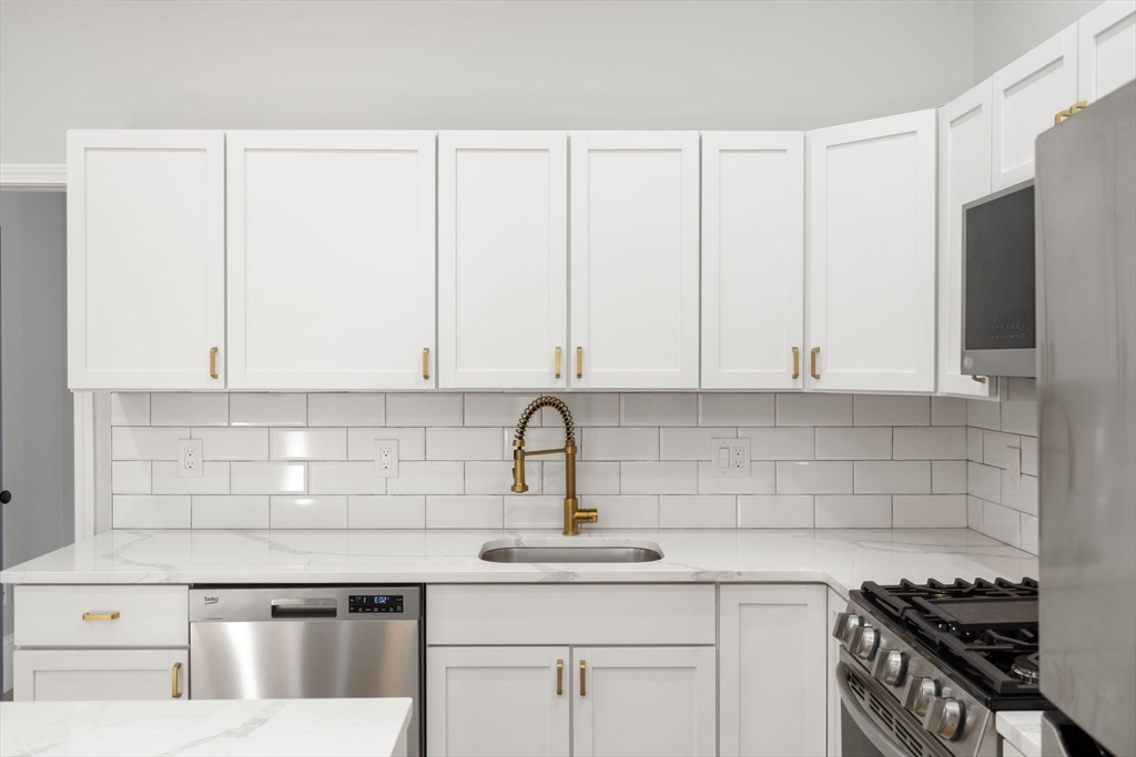 531 East 5th Street, Unit 1 Boston, MA 02127 - Photo 7 of 19