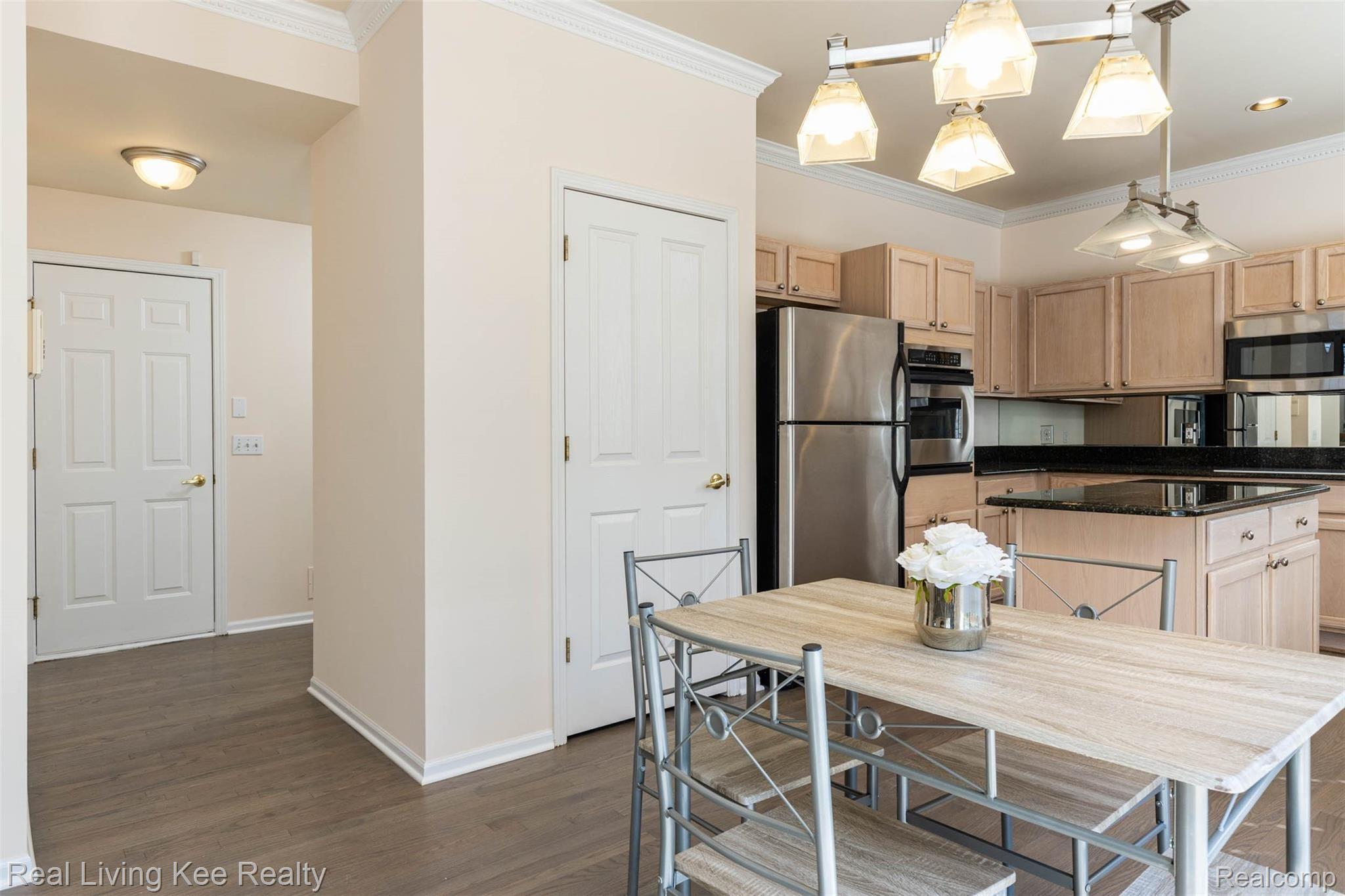 4240 Holly Lane Rochester, MI 48306 - Photo 14 of 45 4240 Holly Ln-14.jpg