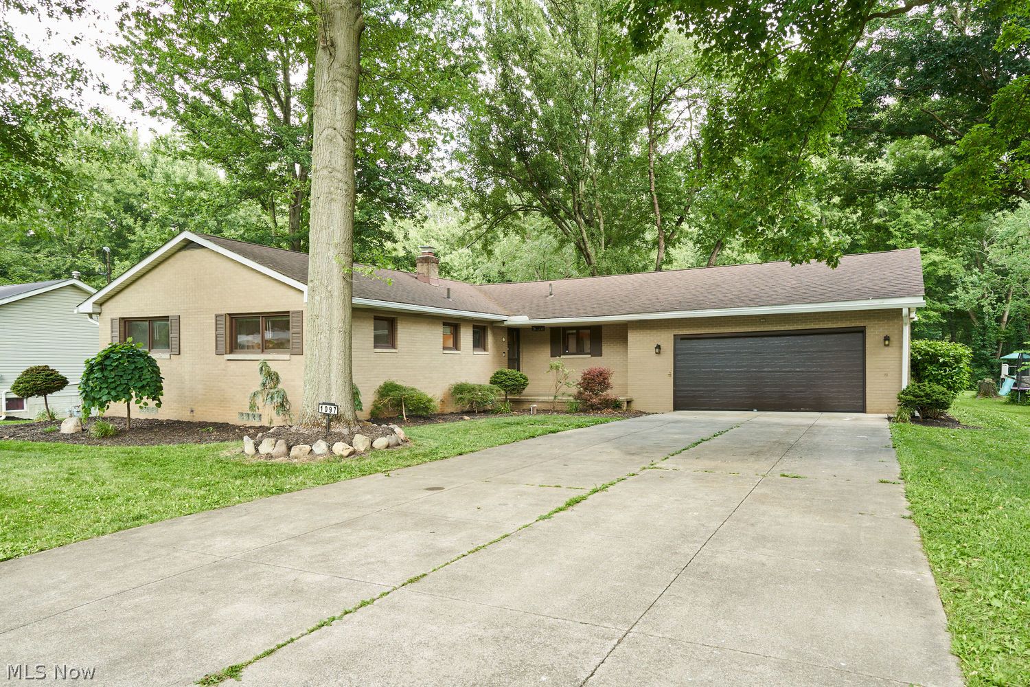 1097 Oak Tree Road Akron, OH 44320 - Photo 1 of 24