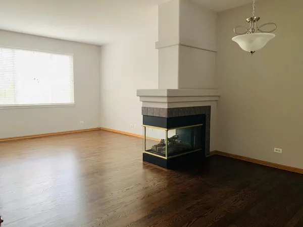 $329,000 | 3467 Ravinia Circle, Aurora, IL 60504