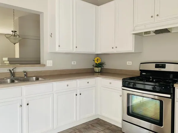 $329,000 | 3467 Ravinia Circle, Aurora, IL 60504