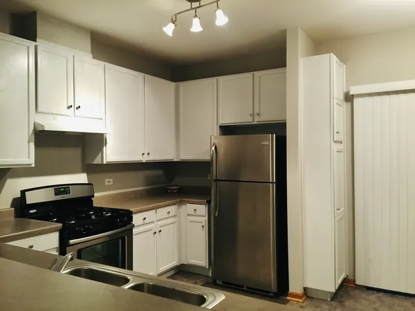 $329,000 | 3467 Ravinia Circle, Aurora, IL 60504
