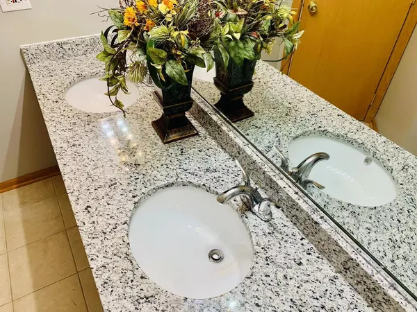 $329,000 | 3467 Ravinia Circle, Aurora, IL 60504