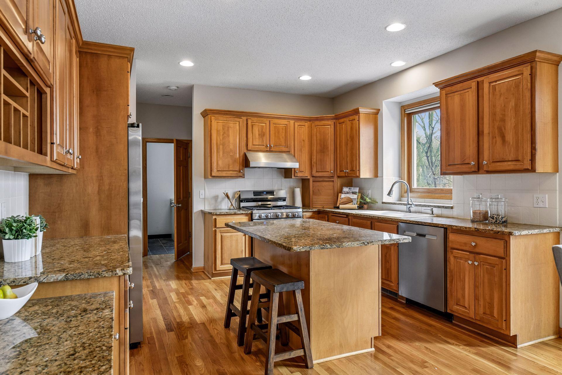 5131 Baker Road Minnetonka, MN 55343 - Photo 7 of 46