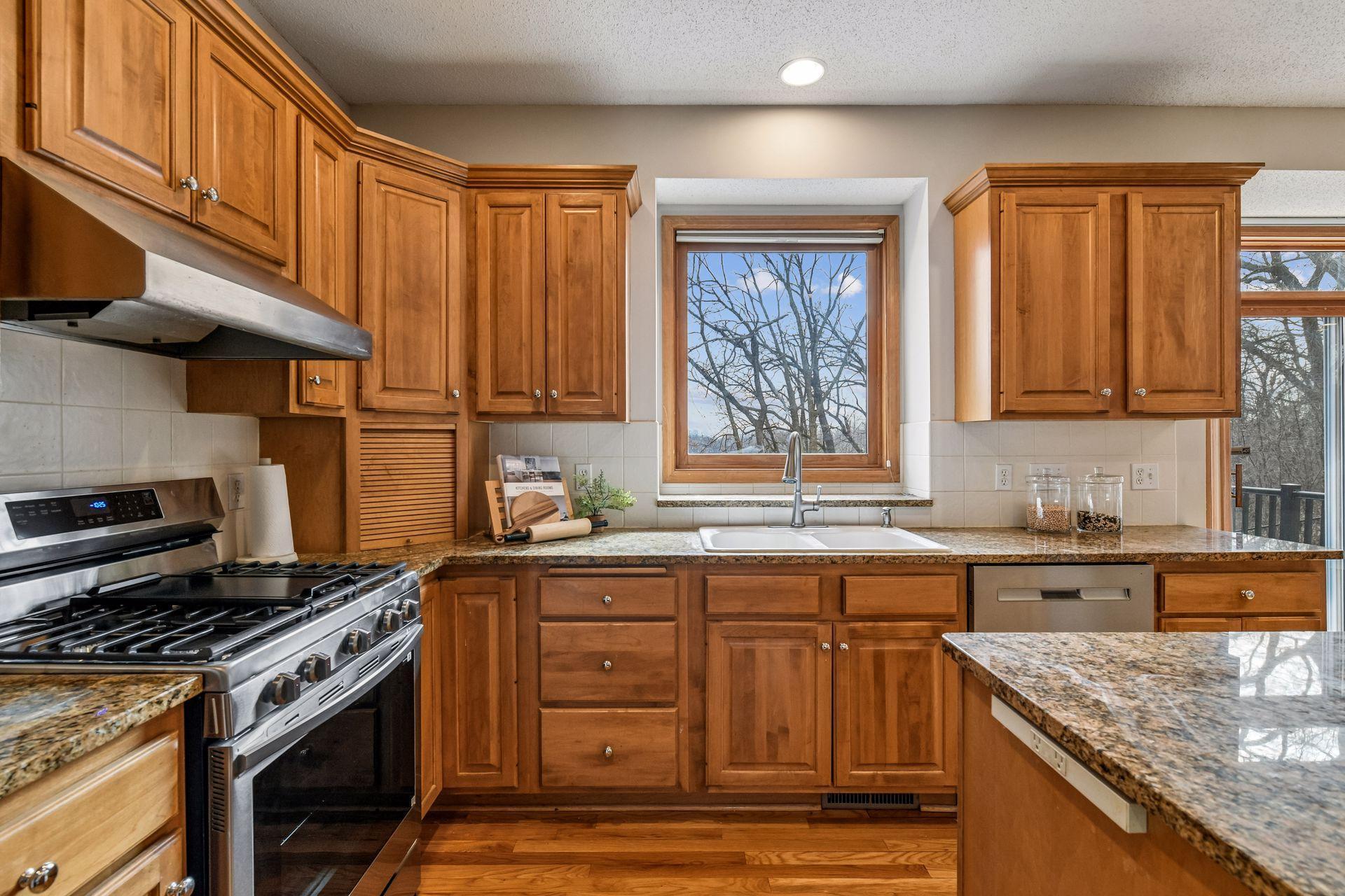 5131 Baker Road Minnetonka, MN 55343 - Photo 9 of 46