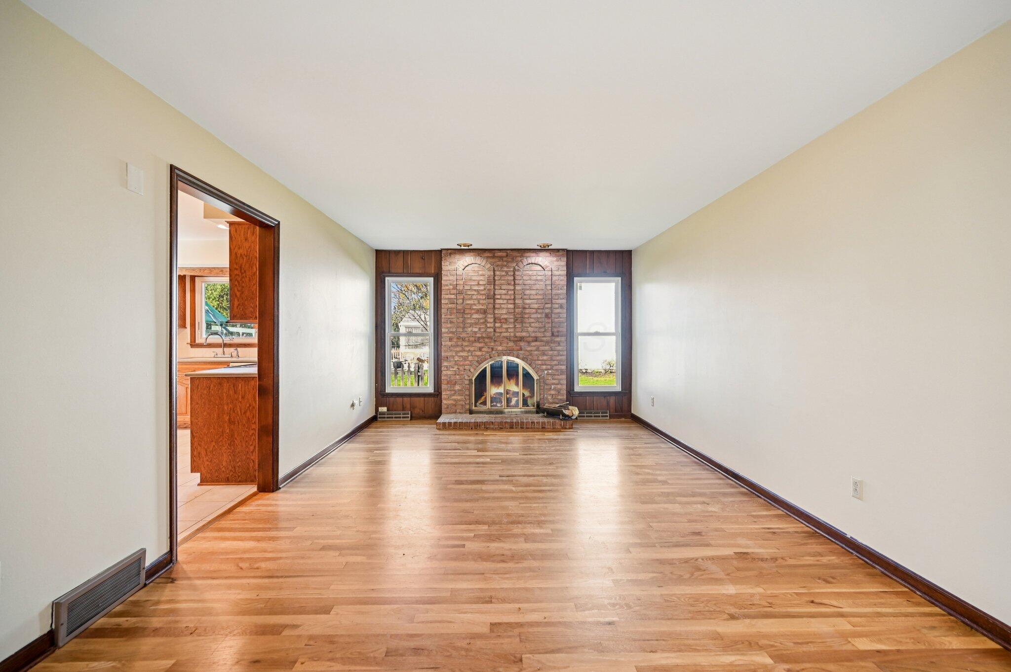 3701 Reed Road Columbus, OH 43220 - Photo 10 of 22 Family room