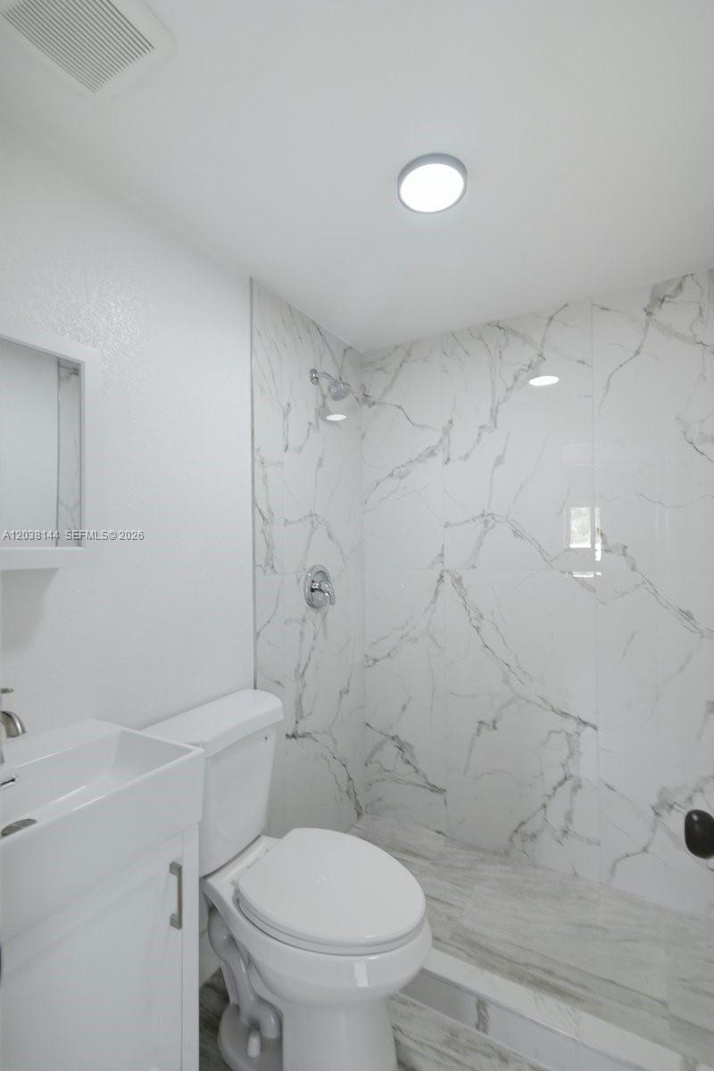 1480 Northeast 150th Street Miami, FL 33161 - Photo 16 of 30