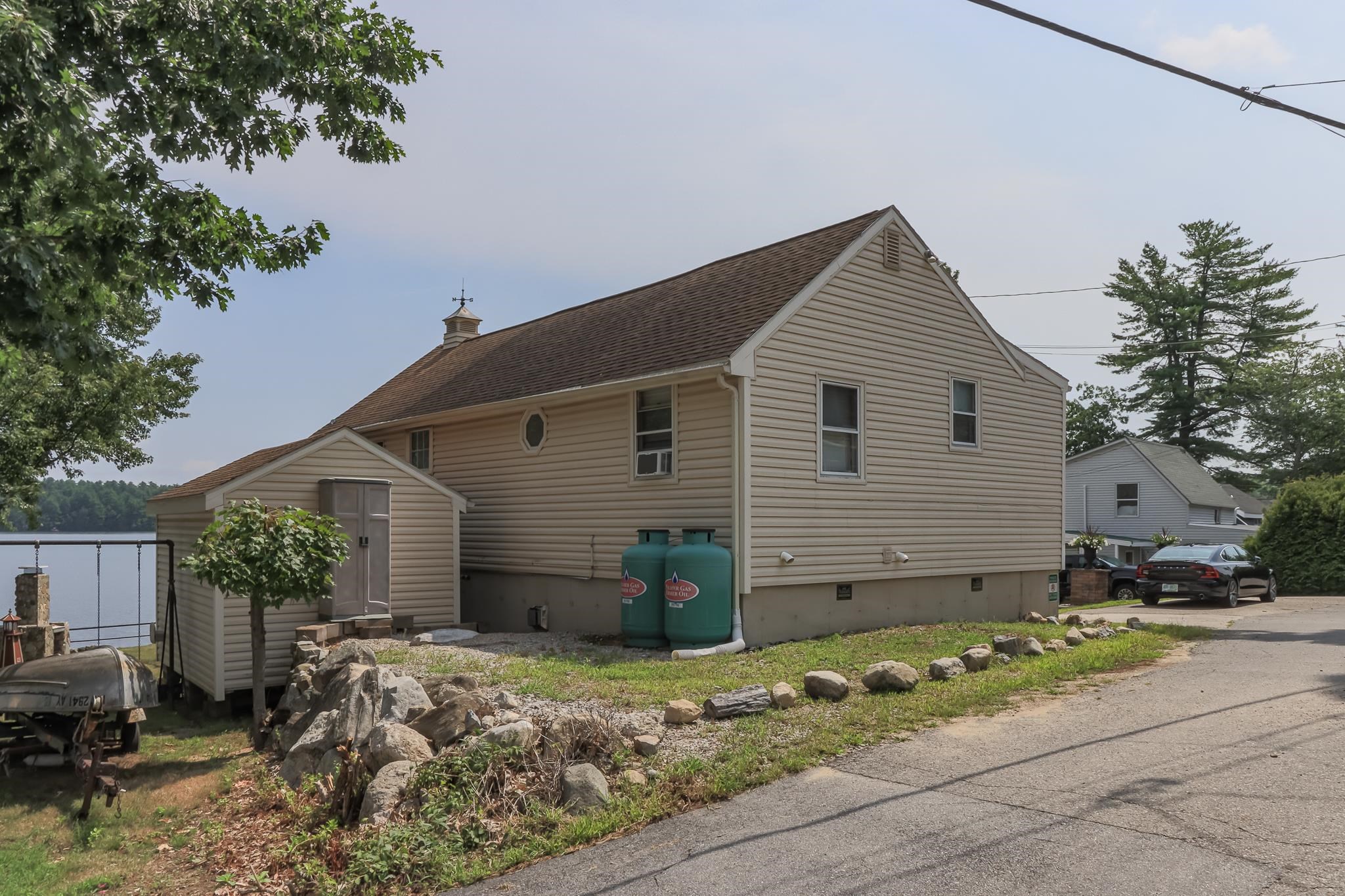 131 Chases Grove Road Derry, NH 03038 - Photo 24 of 39