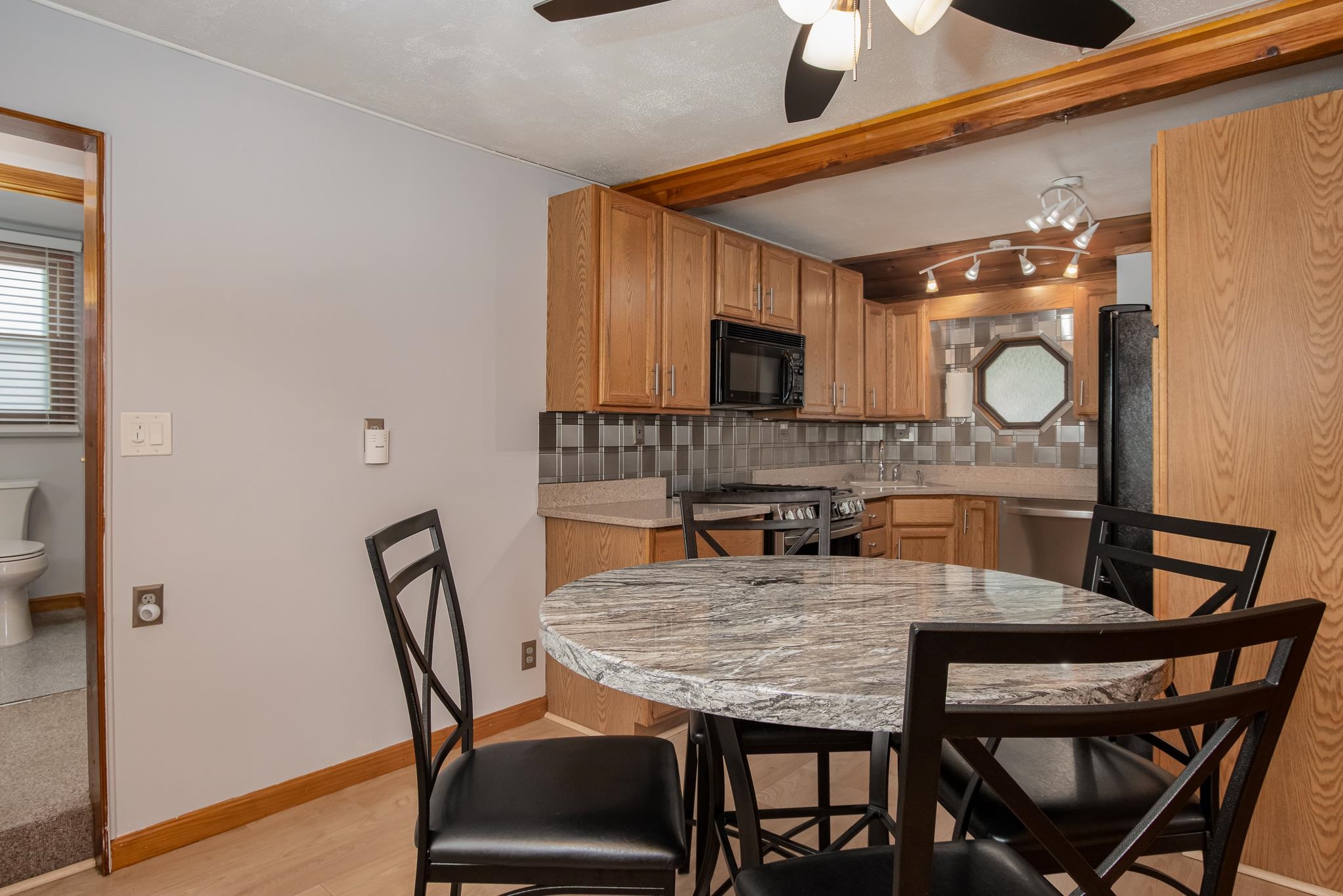 131 Chases Grove Road Derry, NH 03038 - Photo 3 of 39