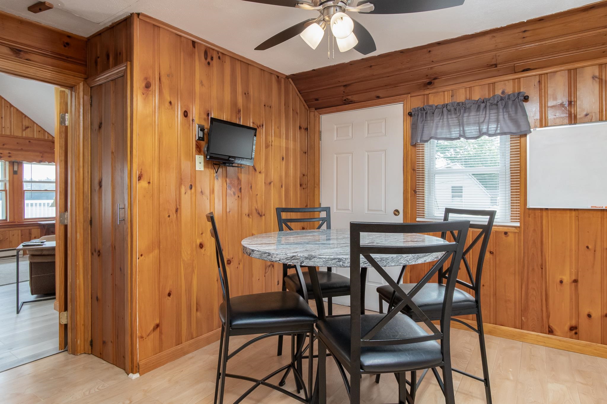 131 Chases Grove Road Derry, NH 03038 - Photo 5 of 39
