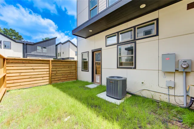 a view of an outdoor space