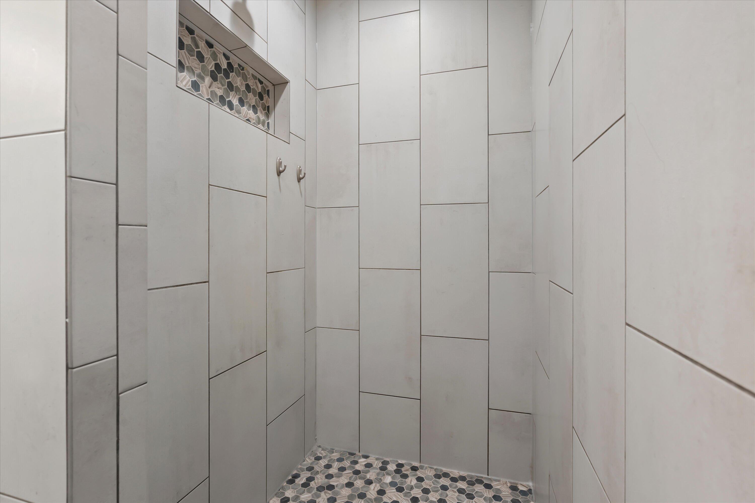 S86-w34804 Knoll Road Eagle, WI 53119 - Photo 25 of 50 Master Shower